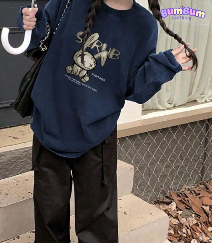 Áo thun tay dài nữ là gì? Vì sao nên có ít nhất 1 chiếc trong tủ đồ?